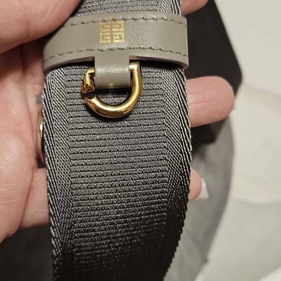 Givenchy Medium G Tote - Picture 10 of 13